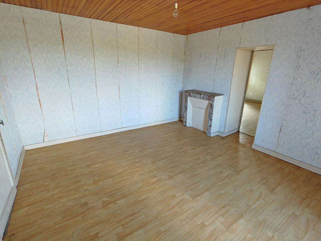 Maison à MONTIPOURET