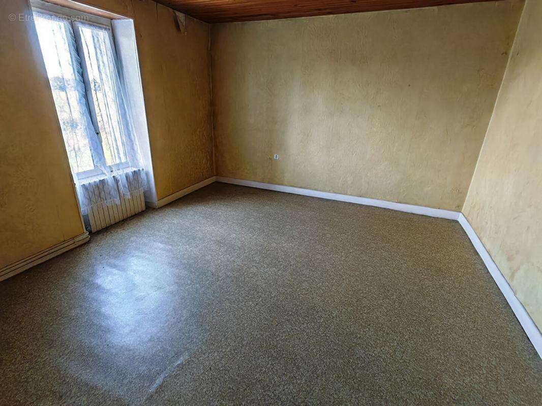 Maison à MONTIPOURET