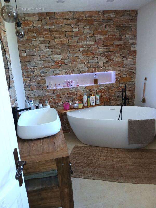 Maison à SOLLIES-TOUCAS