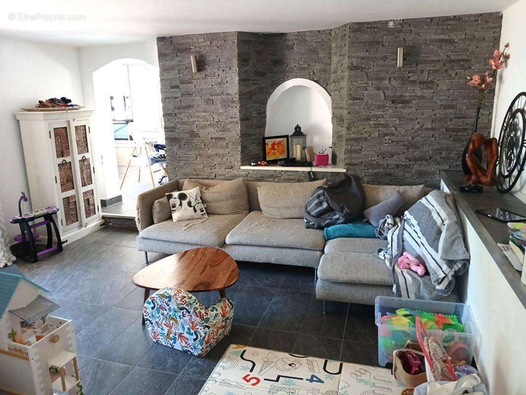 Maison à SOLLIES-TOUCAS