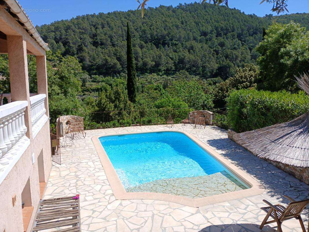 Maison à SOLLIES-TOUCAS