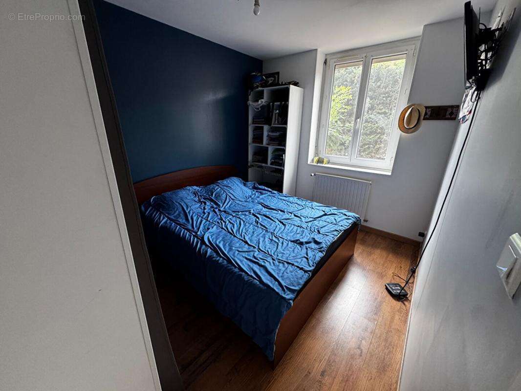 Appartement à SAINT-GENEST-LERPT