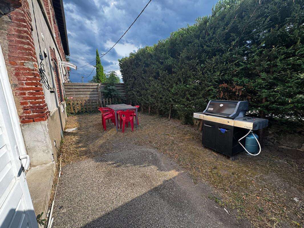 Appartement à SAINT-GENEST-LERPT