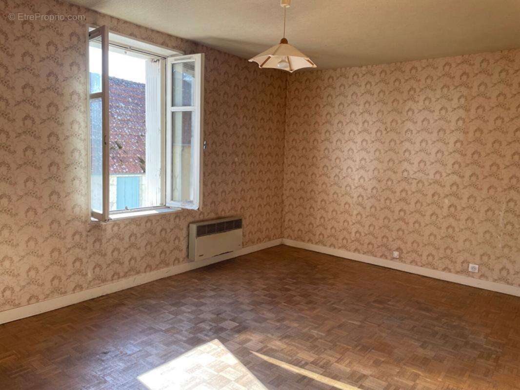 Maison à BONNY-SUR-LOIRE