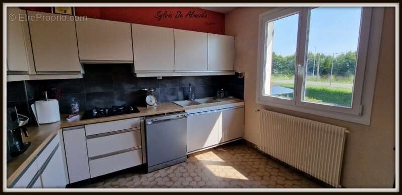 Maison à VARENNES-LES-MACON