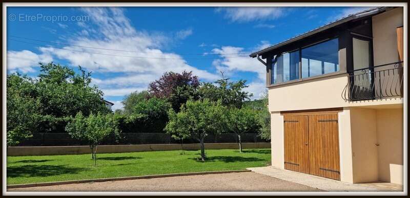 Maison à VARENNES-LES-MACON