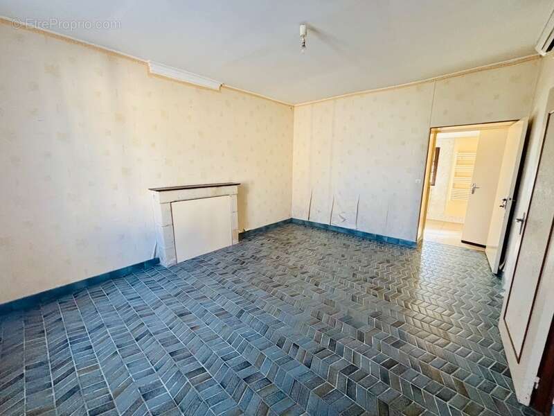 Maison à FONTAINE-GUERIN