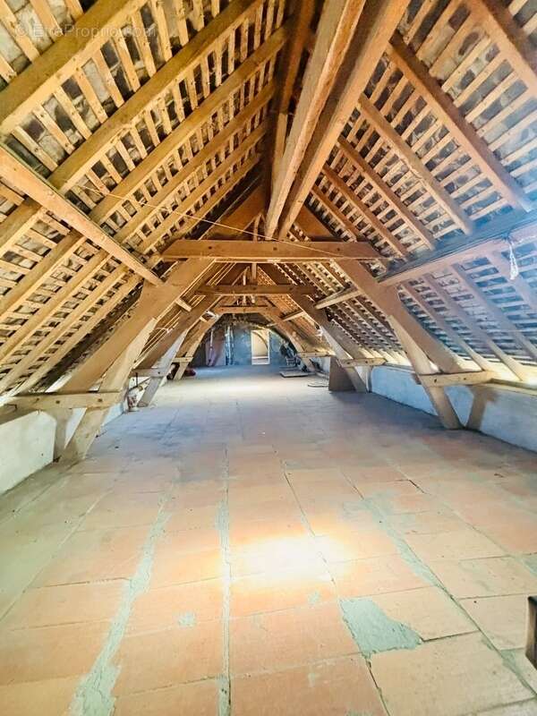 Maison à FONTAINE-GUERIN