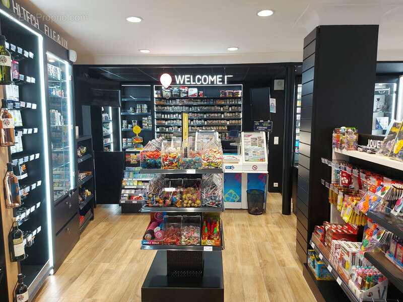 Commerce à GIRONDE-SUR-DROPT