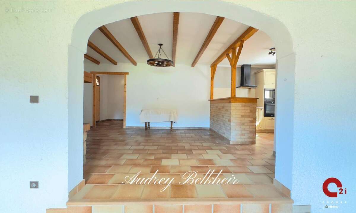 Maison à CRUVIERS-LASCOURS