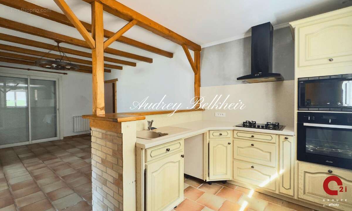 Maison à CRUVIERS-LASCOURS