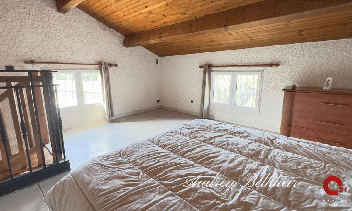 Maison à CRUVIERS-LASCOURS