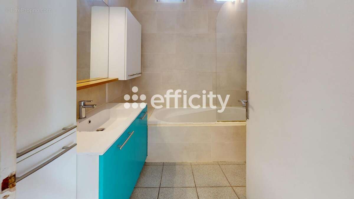 Appartement à GENAY