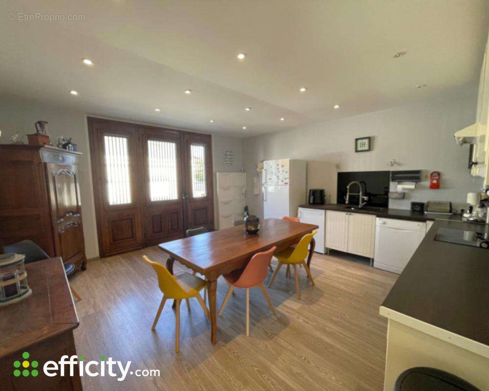 Maison à LES EGLISOTTES-ET-CHALAURES