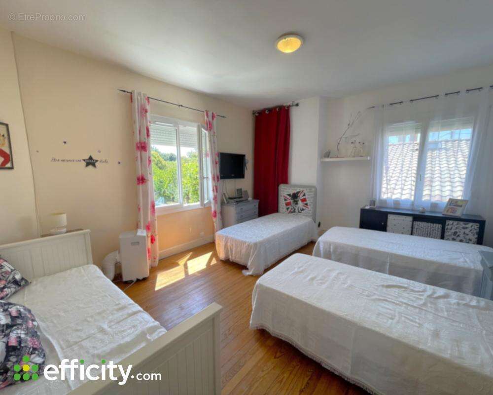 Maison à LES EGLISOTTES-ET-CHALAURES