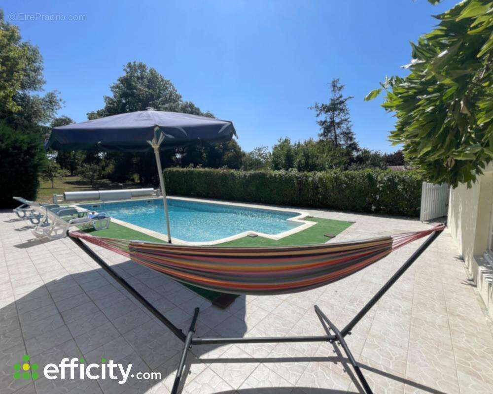 Maison à LES EGLISOTTES-ET-CHALAURES