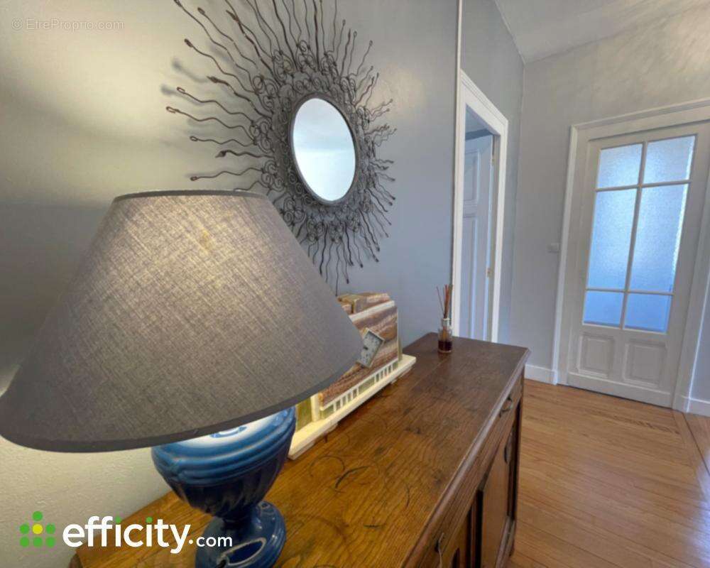 Maison à LES EGLISOTTES-ET-CHALAURES