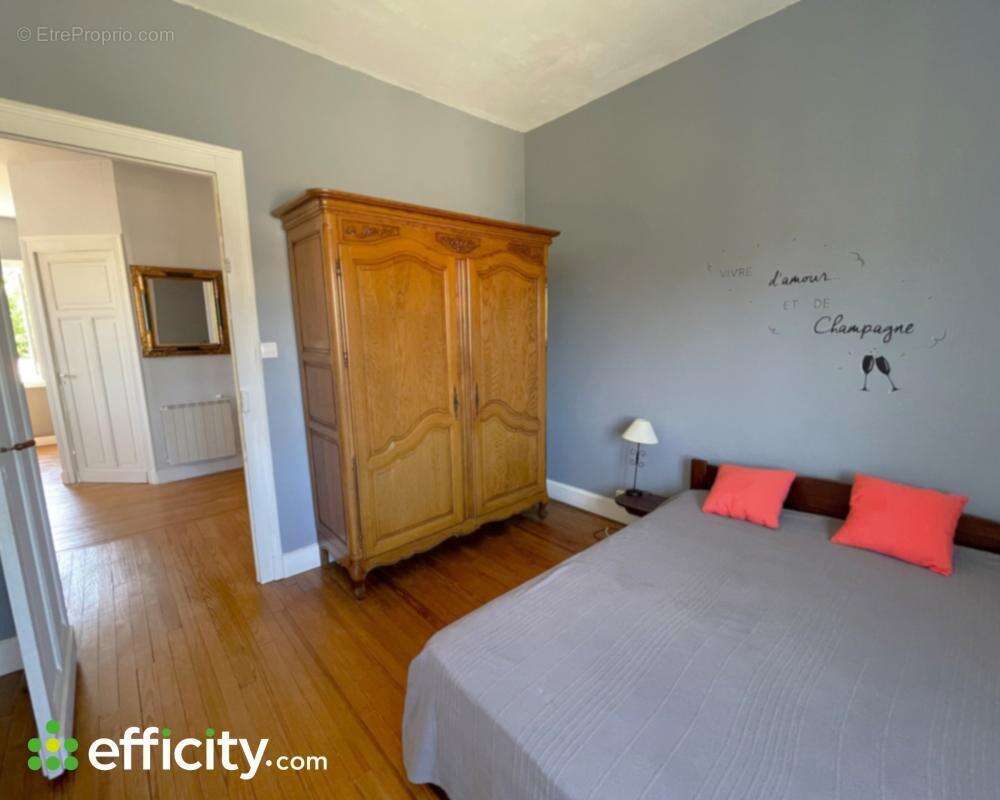 Maison à LES EGLISOTTES-ET-CHALAURES