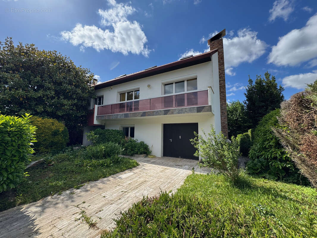 Maison à MARLY-LA-VILLE