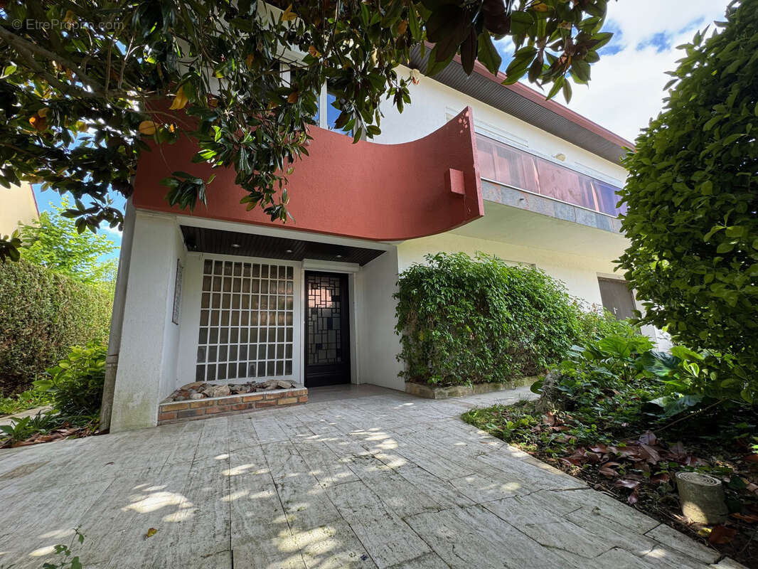 Maison à MARLY-LA-VILLE