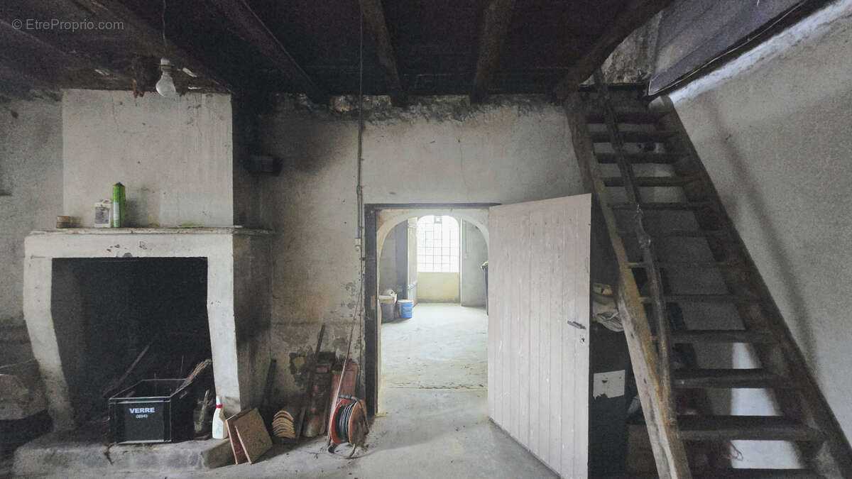 Maison à LES SALLES-DE-CASTILLON