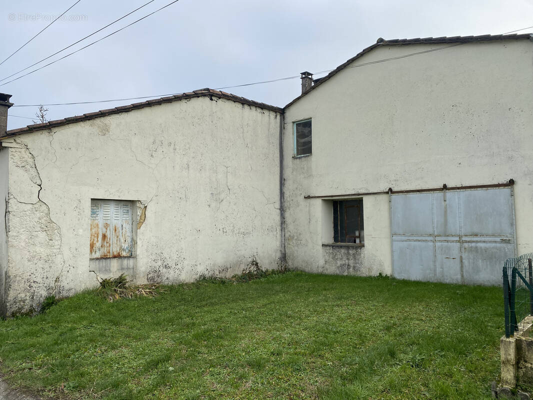 Maison à LES SALLES-DE-CASTILLON
