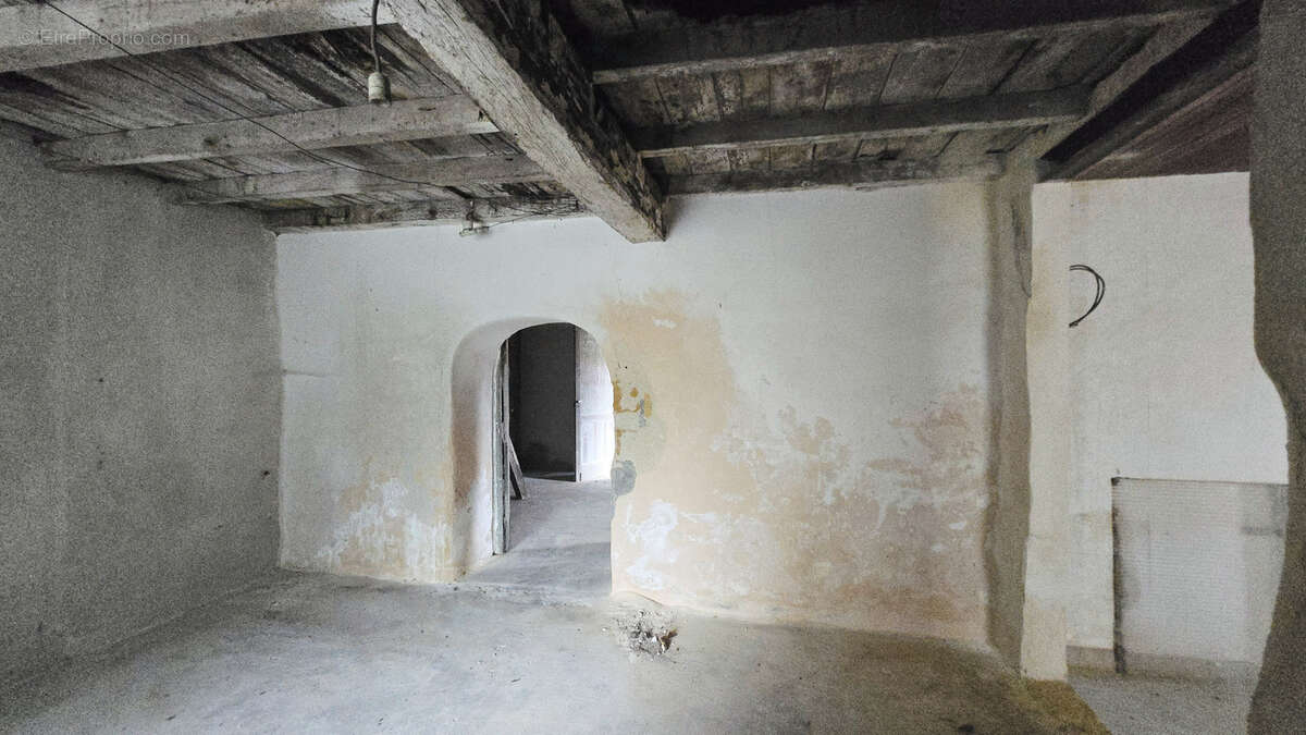 Maison à LES SALLES-DE-CASTILLON