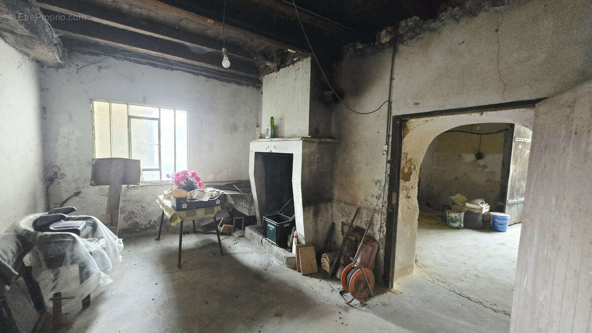 Maison à LES SALLES-DE-CASTILLON