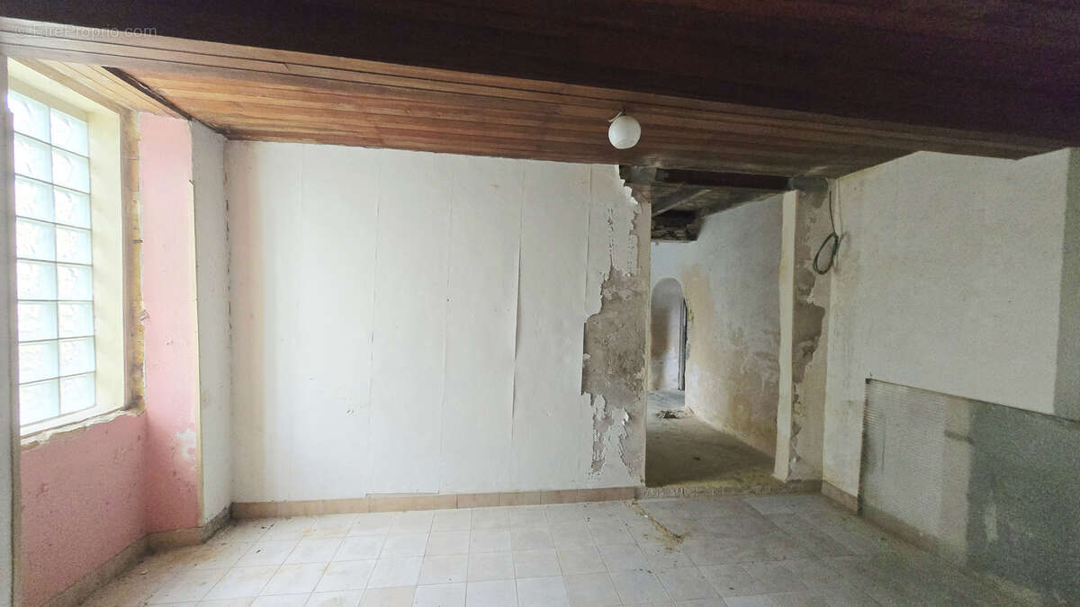 Maison à LES SALLES-DE-CASTILLON