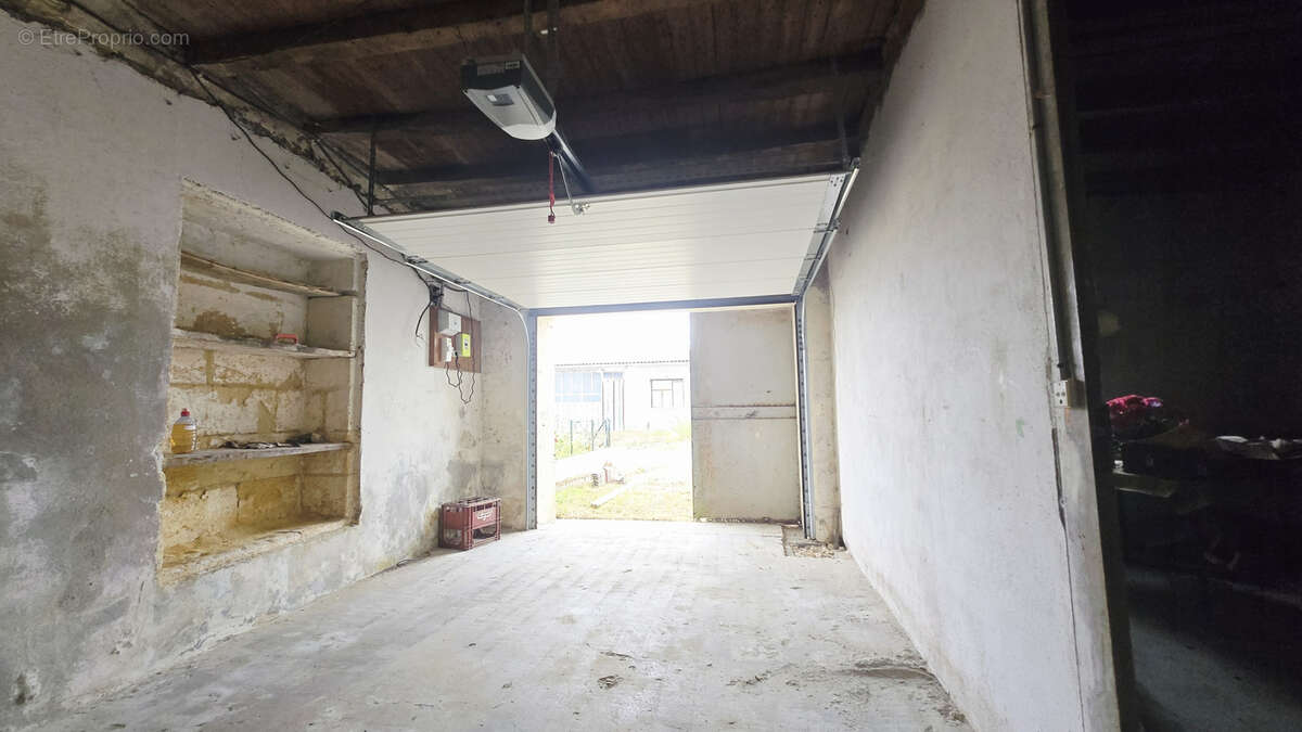 Maison à LES SALLES-DE-CASTILLON