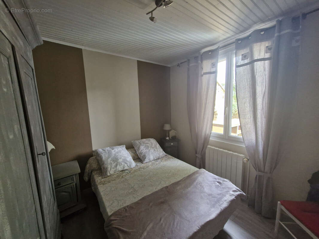 Maison à CASTANET-LE-HAUT