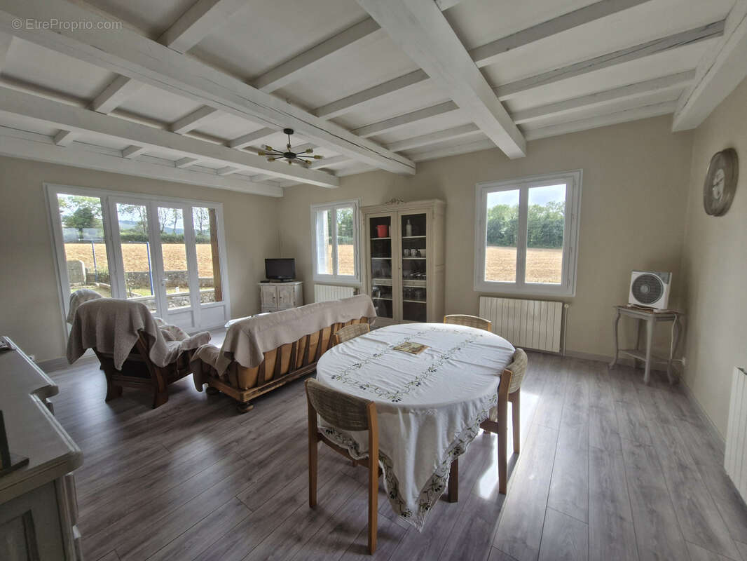 Maison à CASTANET-LE-HAUT