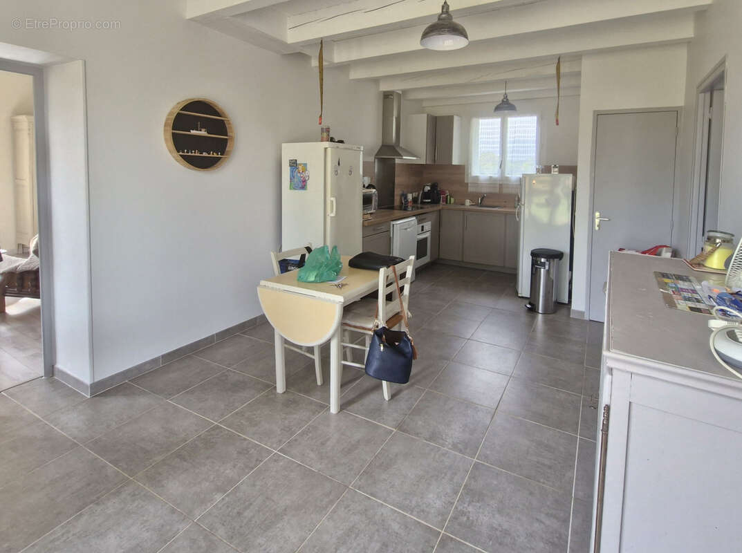 Maison à CASTANET-LE-HAUT