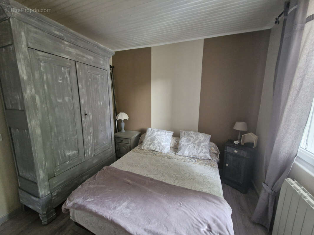 Maison à CASTANET-LE-HAUT