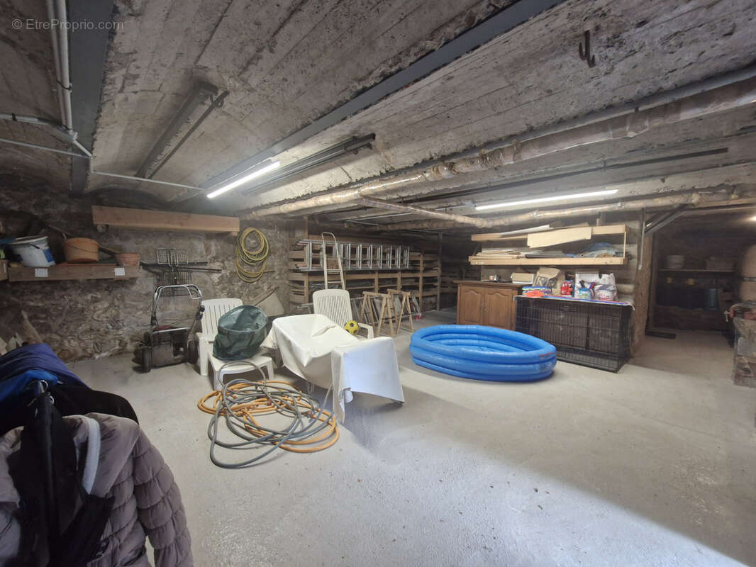 Maison à CASTANET-LE-HAUT