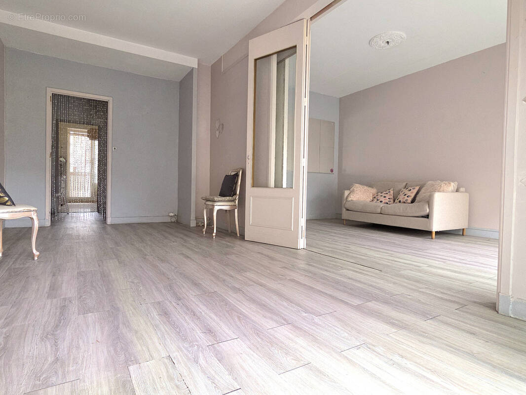 Appartement à MARSEILLE-2E