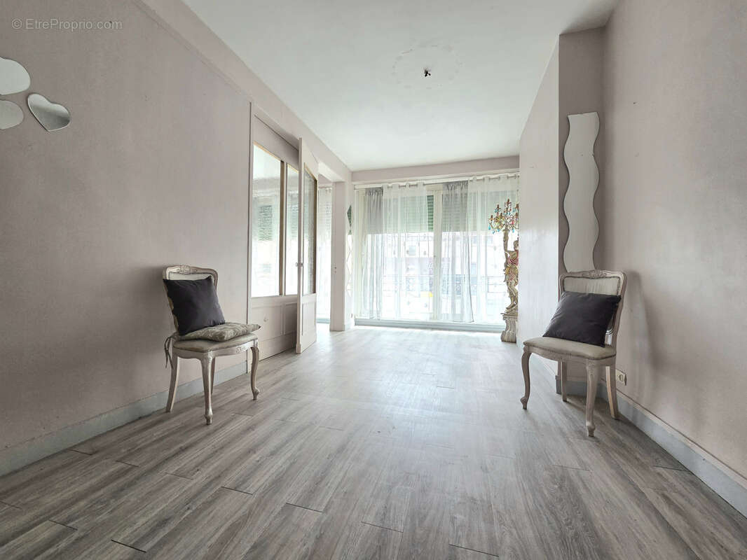 Appartement à MARSEILLE-2E