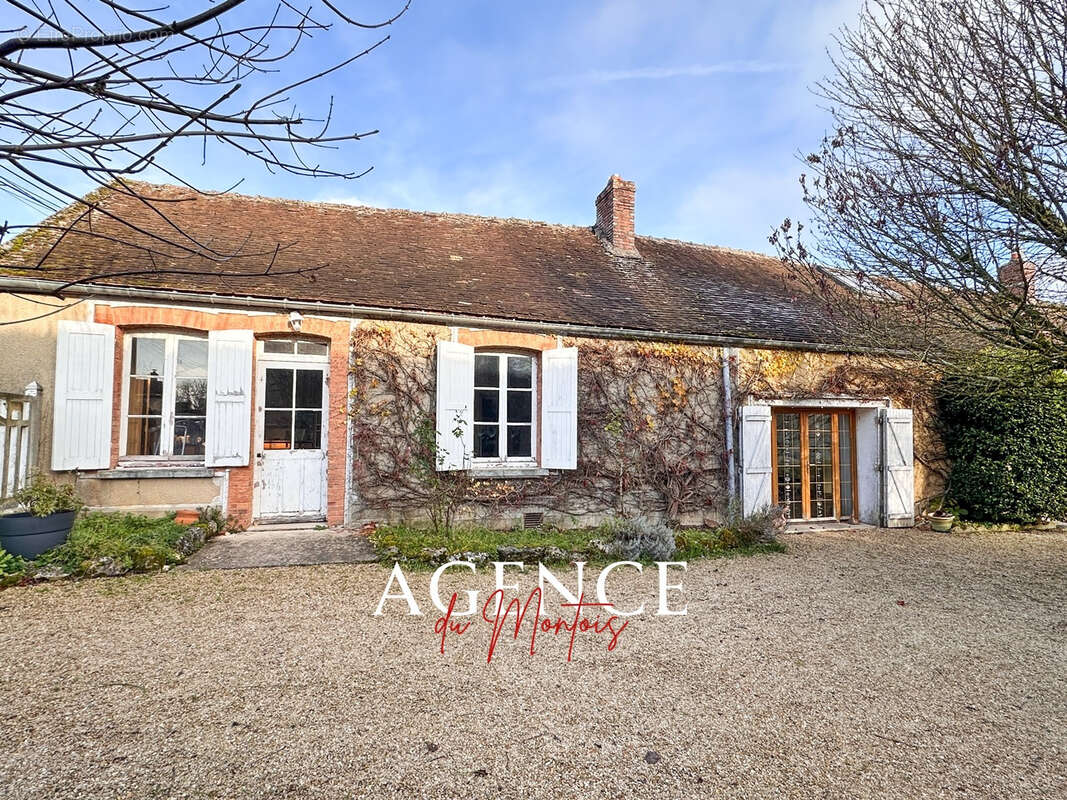 Maison à MONTEREAU-FAULT-YONNE