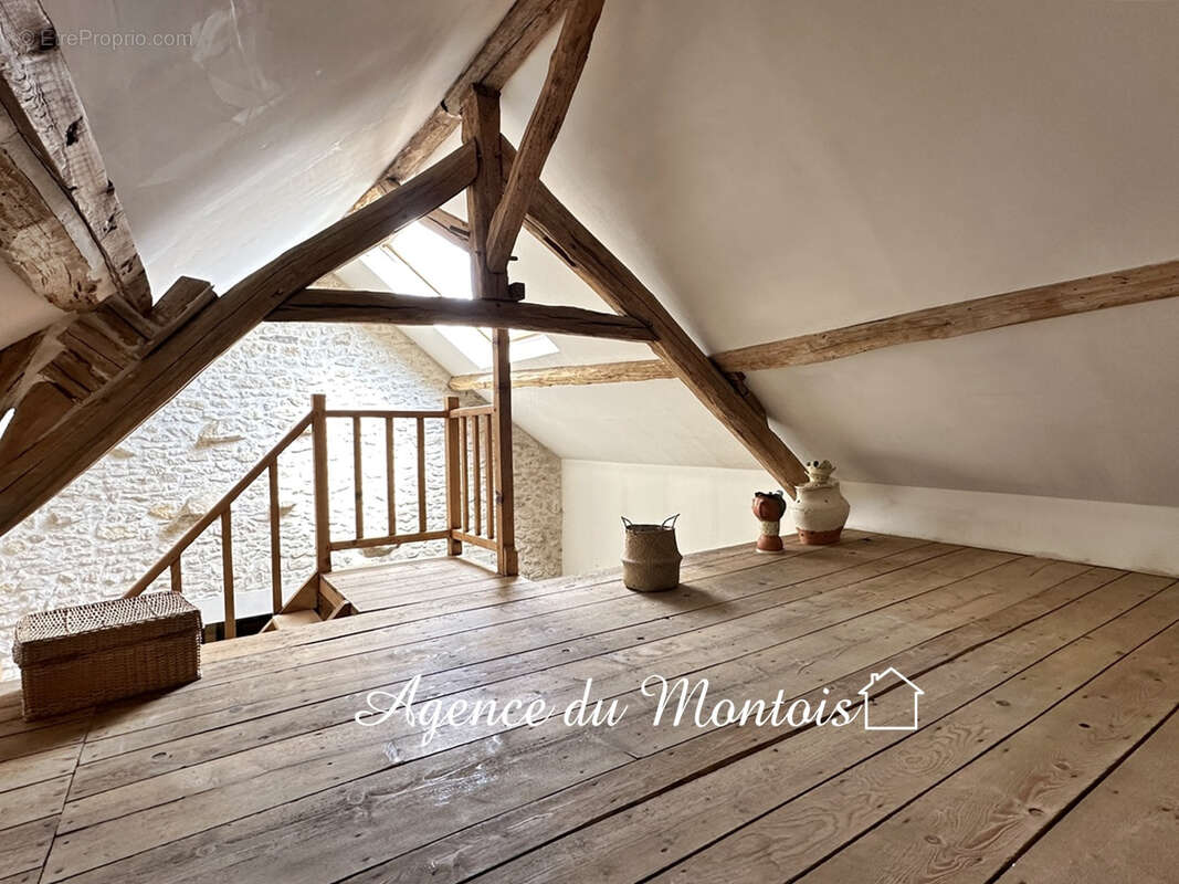 Maison à MONTEREAU-FAULT-YONNE