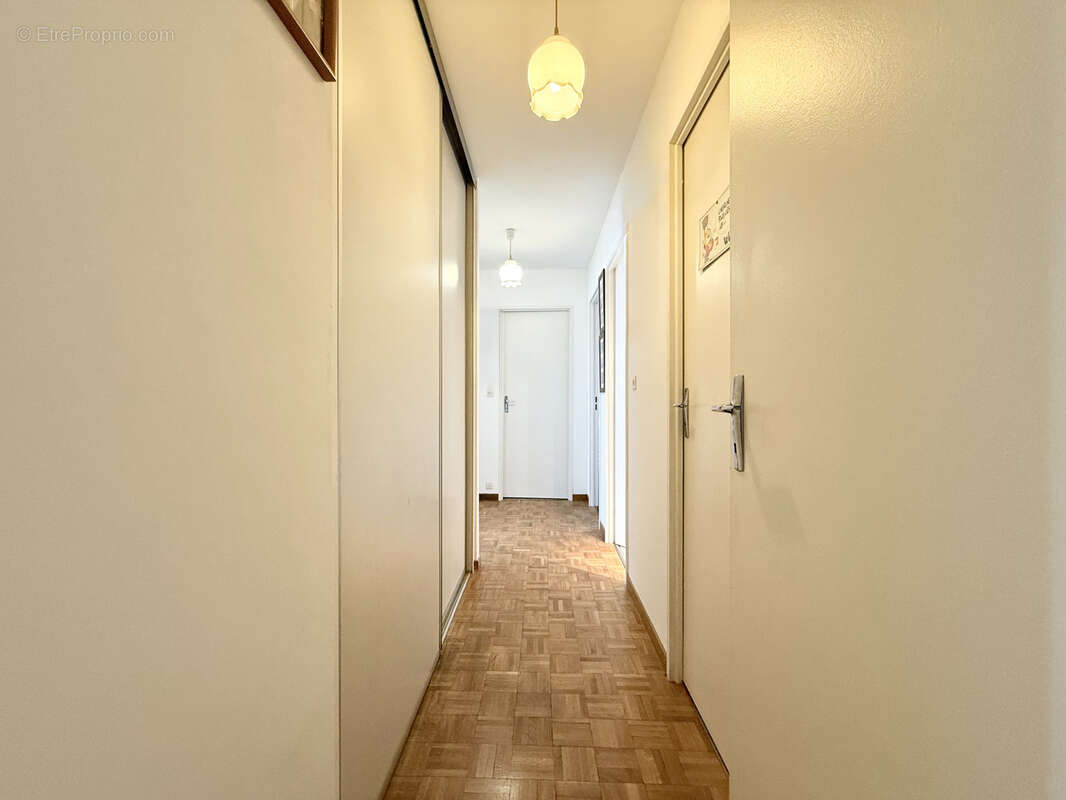 Appartement à COURBEVOIE