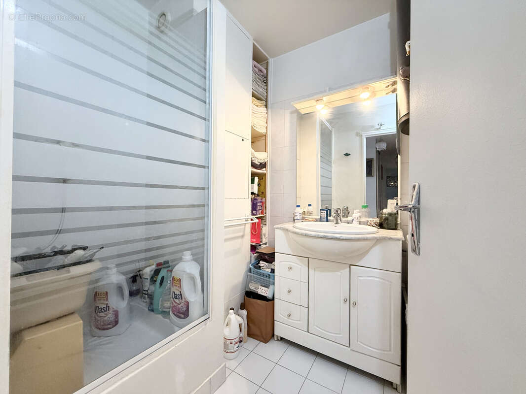 Appartement à COURBEVOIE