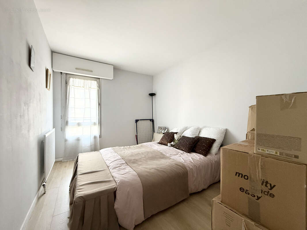 Appartement à COURBEVOIE