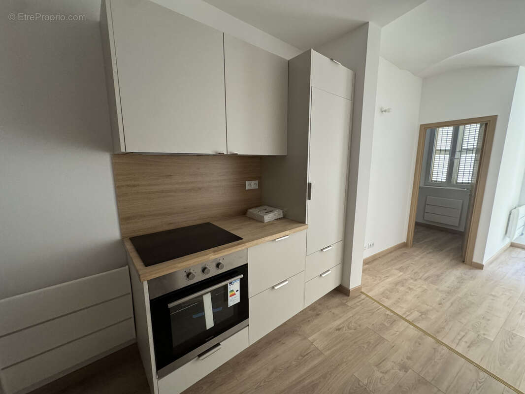 Appartement à SAINT-LAURENT-DU-VAR