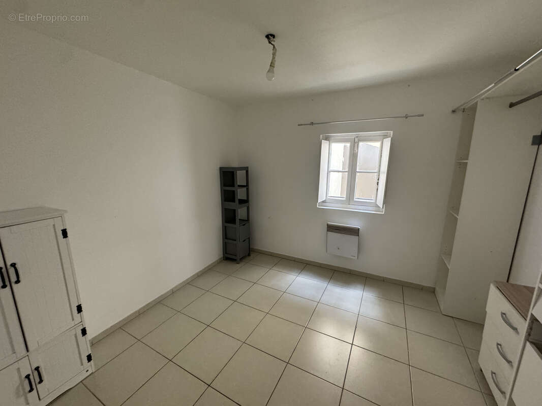 Appartement à SAINT-LAURENT-DU-VAR
