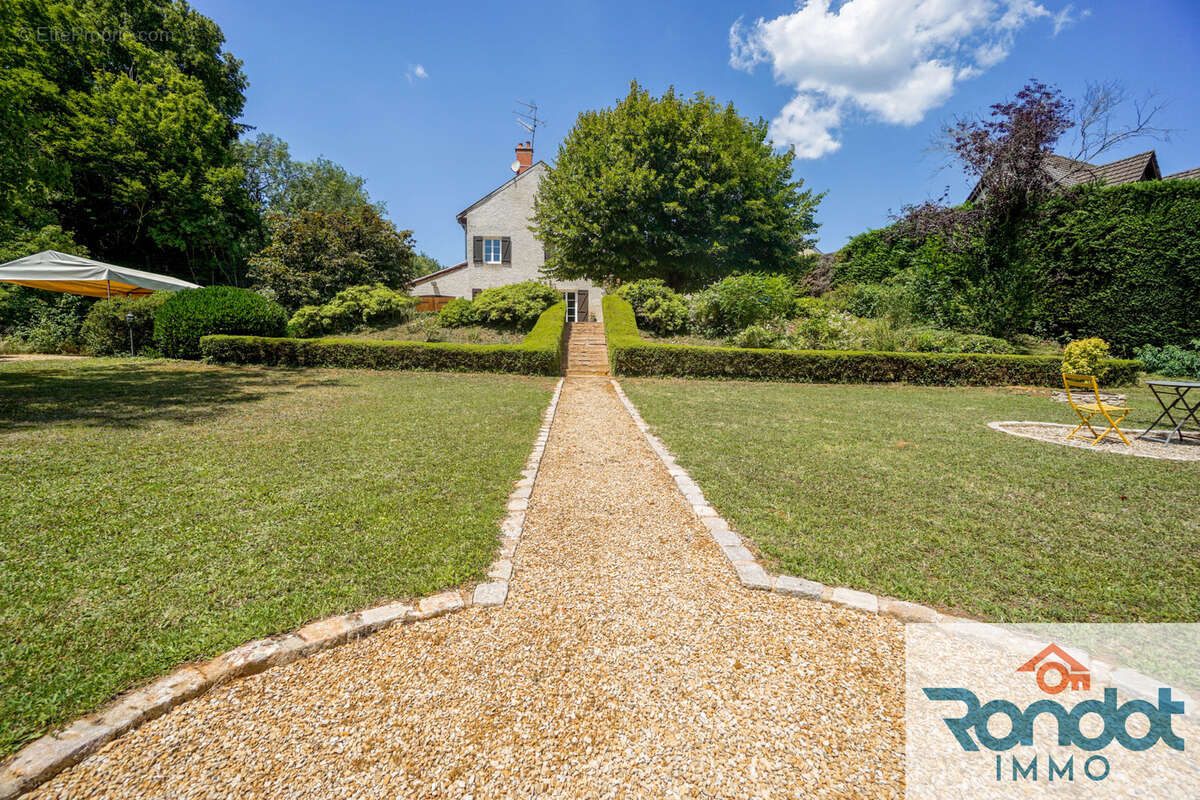 Maison à MESSIGNY-ET-VANTOUX