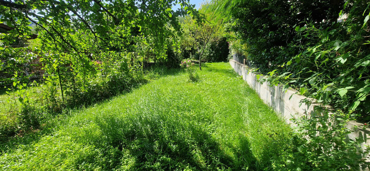 Maison à VIRIEU-LE-GRAND