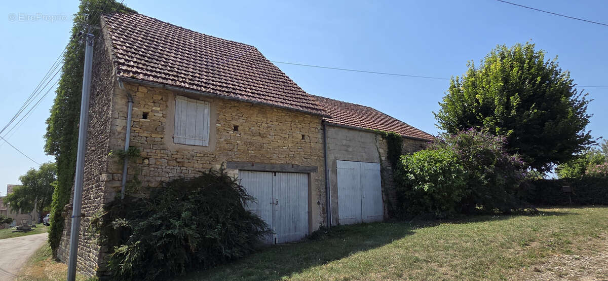 Maison à BRINON-SUR-BEUVRON