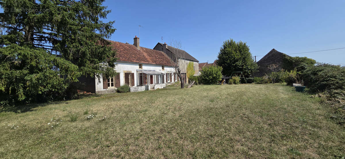 Maison à BRINON-SUR-BEUVRON