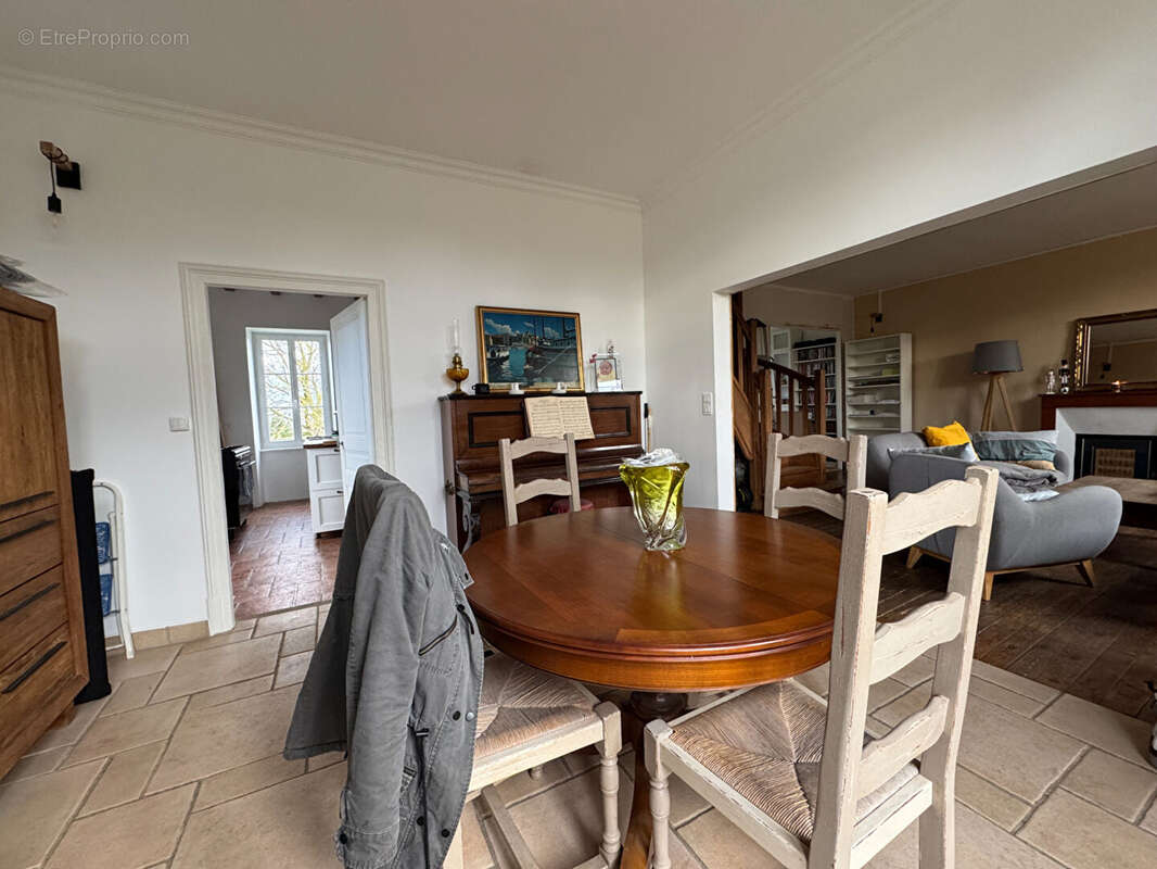 Maison à LOUROUX-DE-BEAUNE