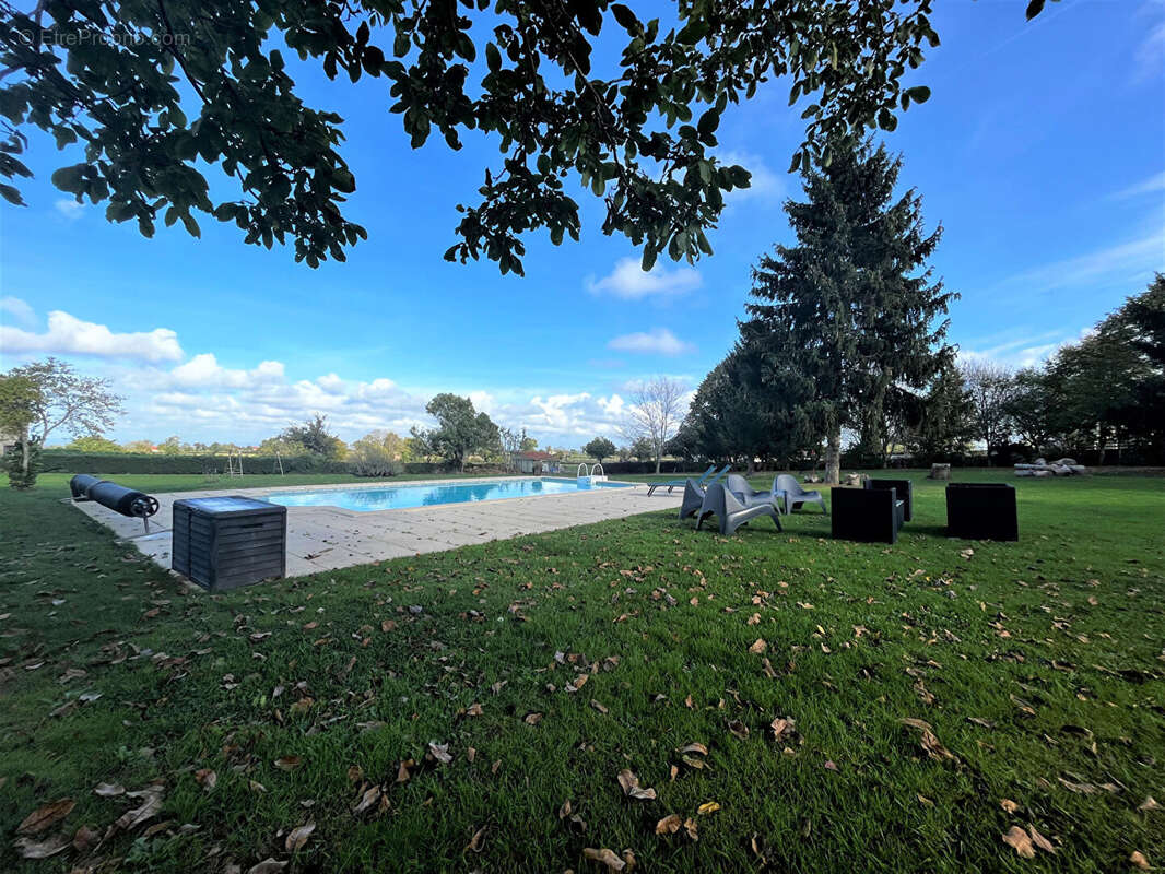 Maison à LOUROUX-DE-BEAUNE